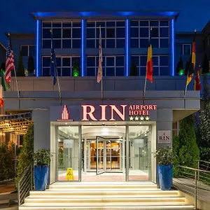 Rin Airport Отель Отопени